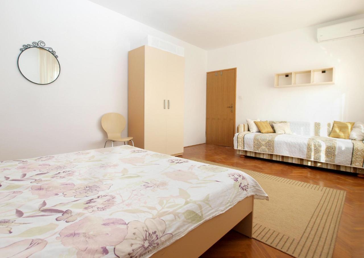 Apartments Mira 1804 Medulin Exterior photo